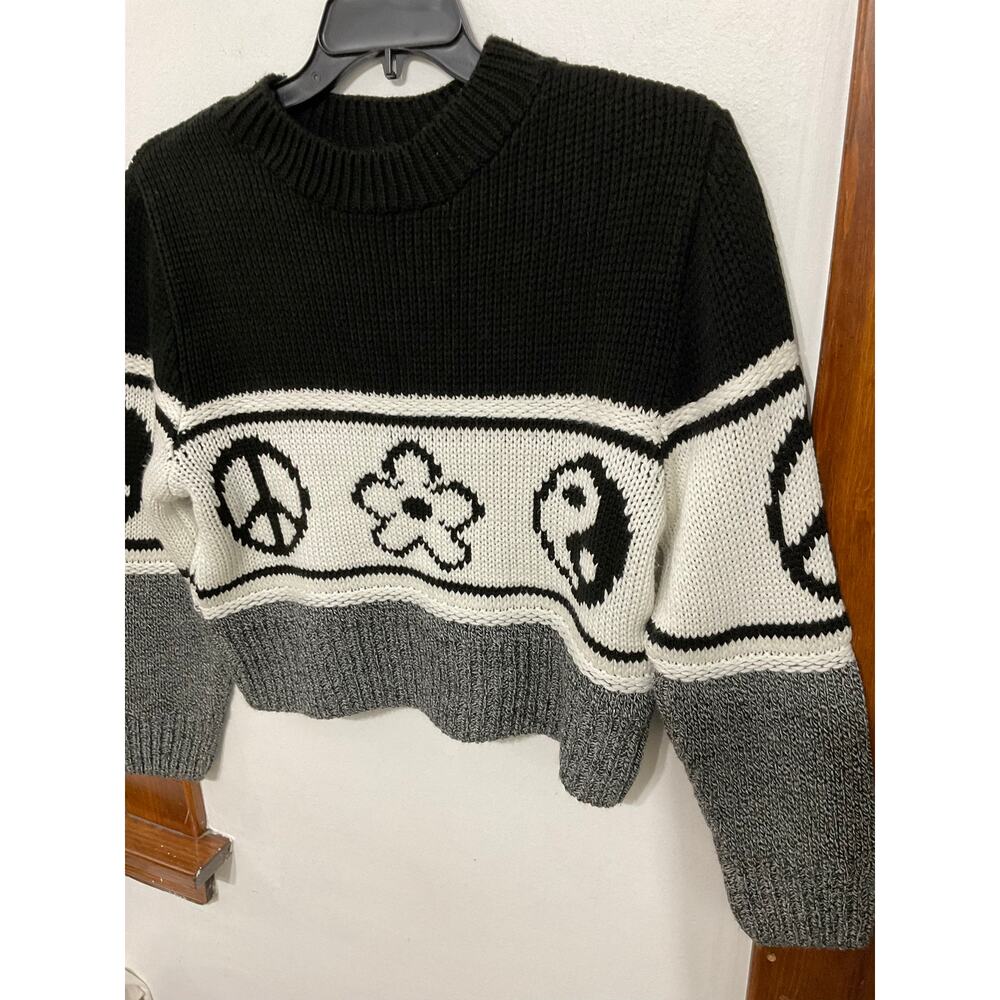 Topshop Black/White Long Sleeve Crop Pullover Sweater Size Small Peace Yin Yang - Picture 3 of 5
